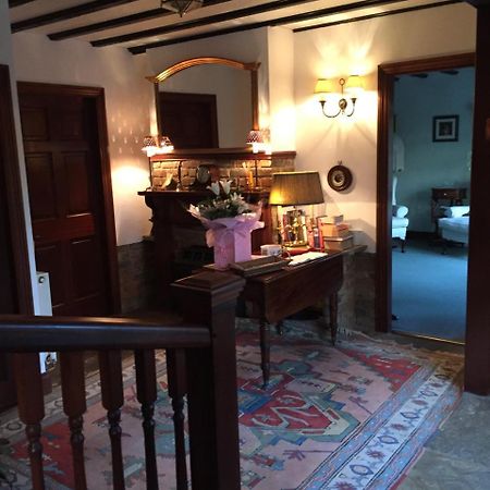 Tudor Place Bed & Breakfast Winnersh Dış mekan fotoğraf