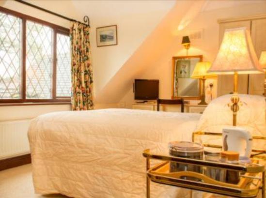 Tudor Place Bed & Breakfast Winnersh Dış mekan fotoğraf