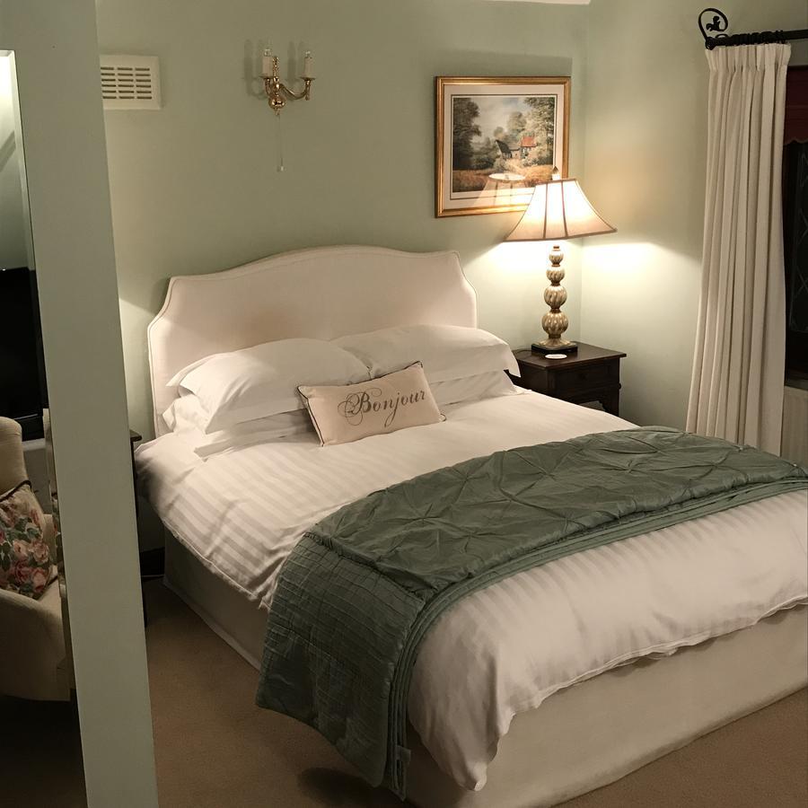 Tudor Place Bed & Breakfast Winnersh Dış mekan fotoğraf